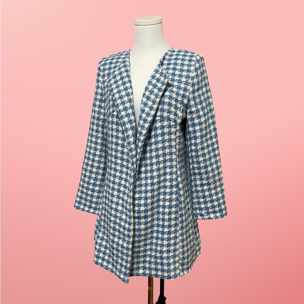 Chic Blue and White Houndstooth Blazer